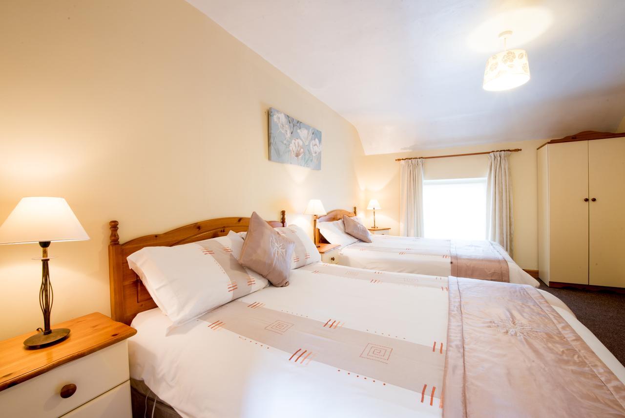 Brennan'S Accommodation Glenties Exterior photo
